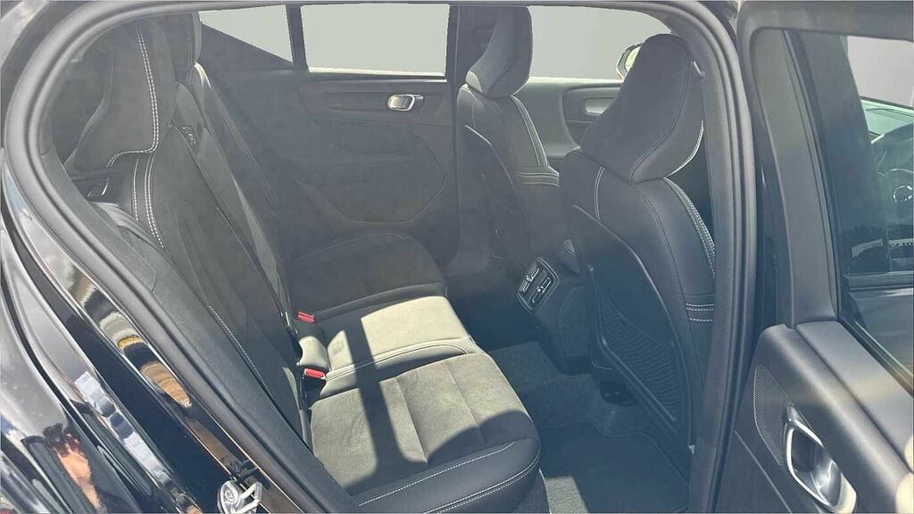 Volvo XC40 2.0 B4p Plus Black Edition LY25ECT Black #6