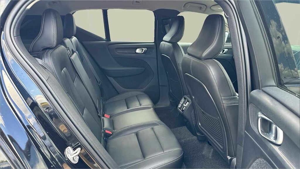 Volvo XC40 2.0 B4p Plus Pro Dark RV26SPX Black #6