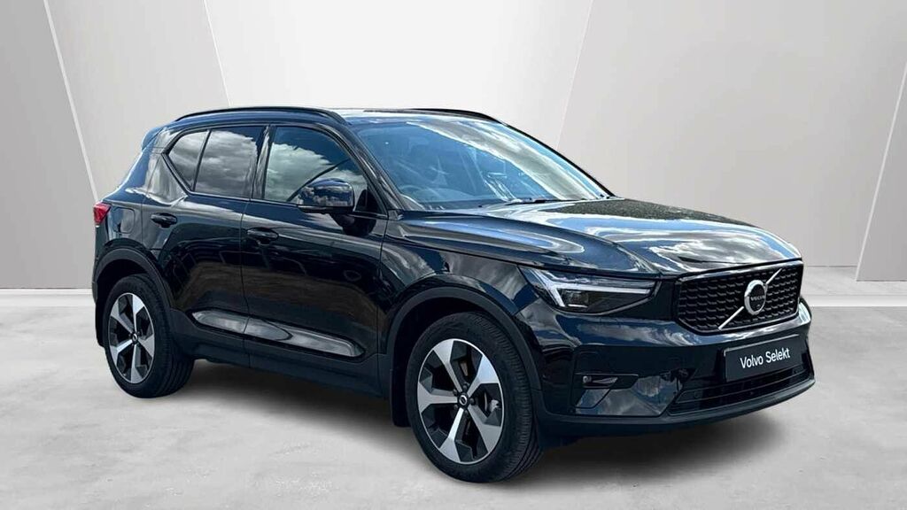 Volvo XC40 2.0 B4p Plus Pro Dark RV26SPX Black
