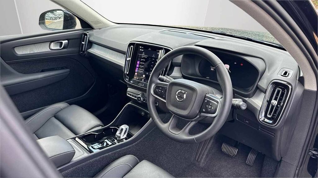 Volvo XC40 2.0 B4p Plus Pro Dark RV26SPX Black #4