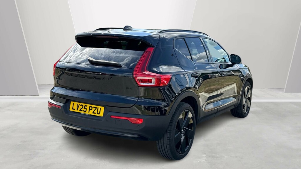 Volvo XC40 2.0 B4p Plus Black Edition LV25PZU Black #2