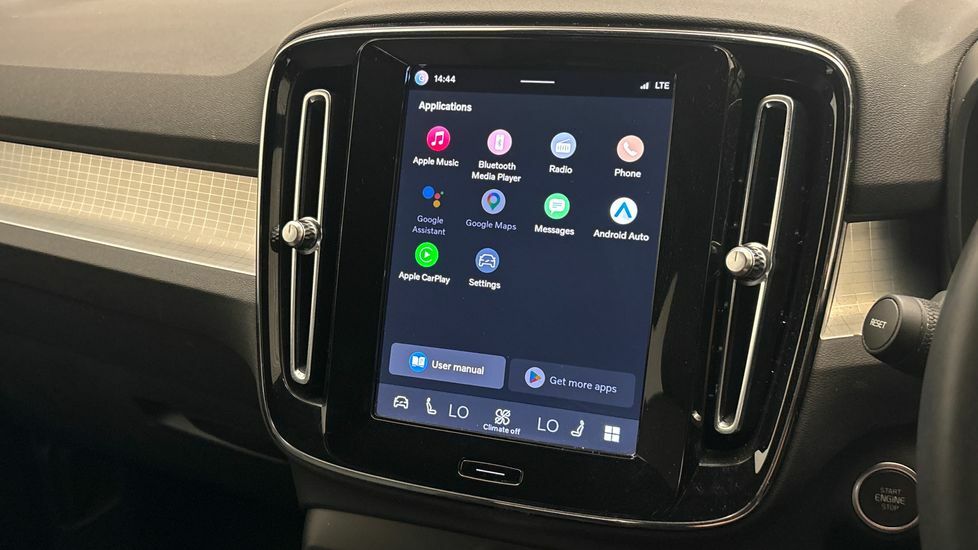 Volvo XC40 T4 Recharge 10.7Kwh Plus White #32