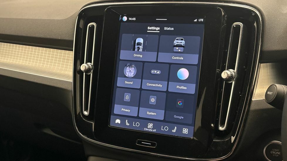 Volvo XC40 T4 Recharge 10.7Kwh Plus White #33