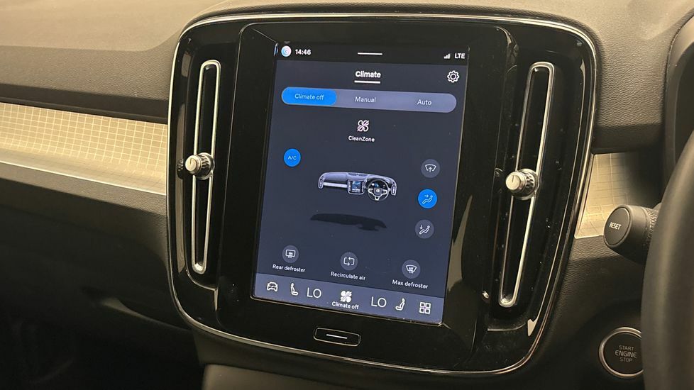Volvo XC40 T4 Recharge 10.7Kwh Plus White #37
