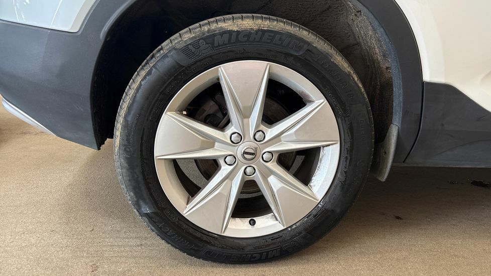 Volvo XC40 T4 Recharge 10.7Kwh Plus White #19