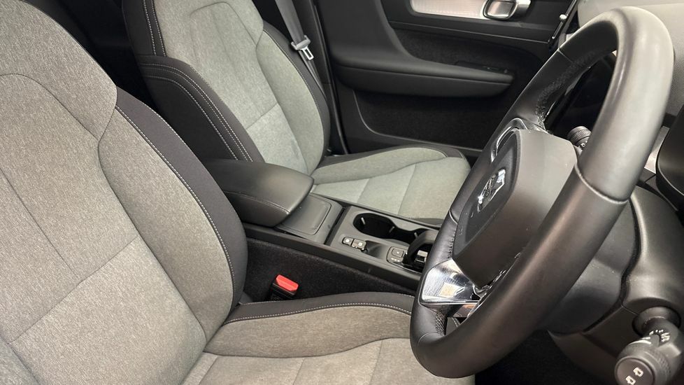 Volvo XC40 T4 Recharge 10.7Kwh Plus White #27