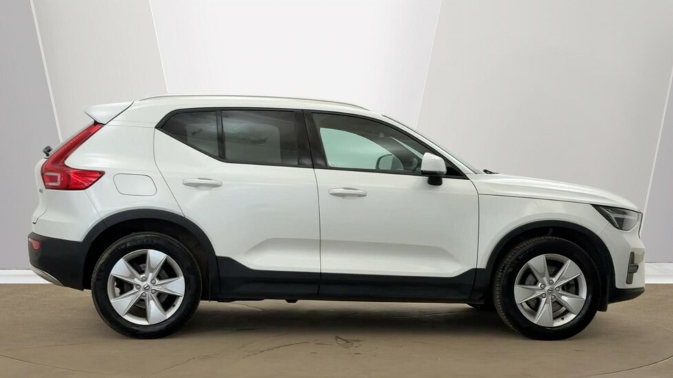 Volvo XC40 T4 Recharge 10.7Kwh Plus White #2