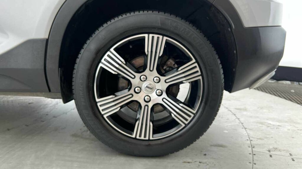 Volvo XC40 Inscription, B4 Mild Hybrid Silver #4