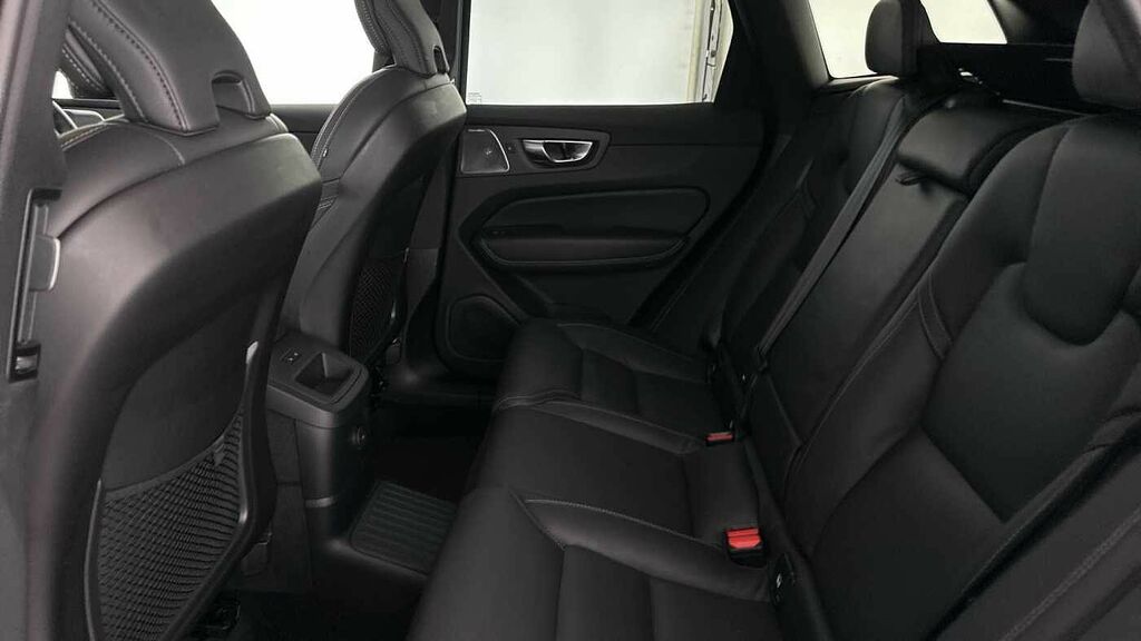 Volvo XC60 B5 P Awd Black Edition Plus Pilot Assist, Harma Black #26