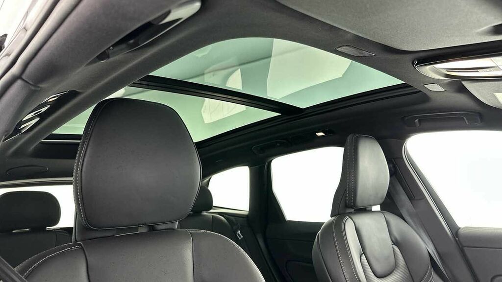 Volvo XC60 B5 P Awd Black Edition Plus Pilot Assist, Harma Black #40