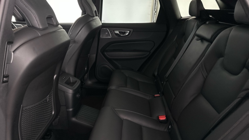 Volvo XC60 B5 P Awd Black Edition Plus Pilot Assist, Harma Black #25