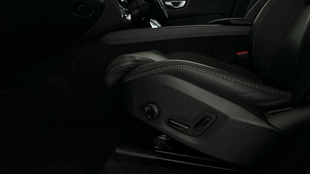 Volvo XC60 B5 P Awd Black Edition Plus Pilot Assist, Harma Black #35