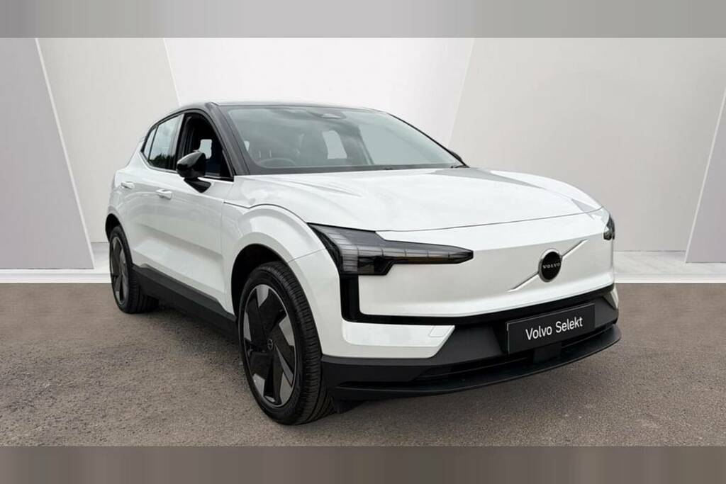 Volvo EX30 200Kw Sm Extended Range Plus 69Kwh VU26EOZ White