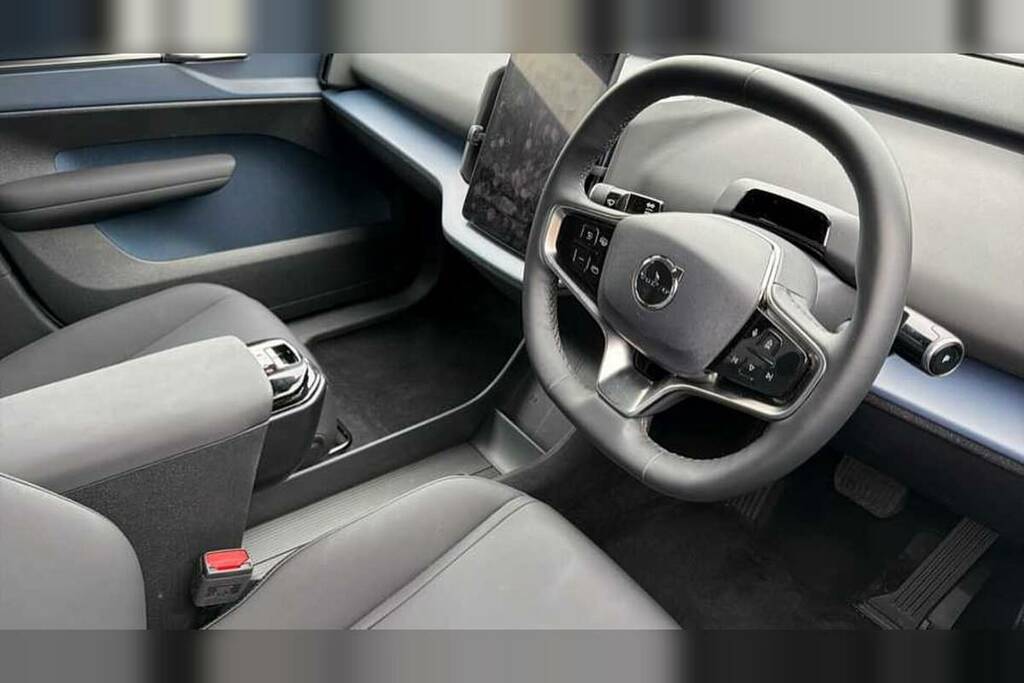 Volvo EX30 200Kw Sm Extended Range Plus 69Kwh VU26EOZ White #4