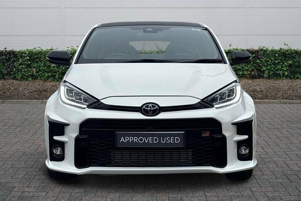 Toyota Yaris 1.6 Awd Circuit Pack White