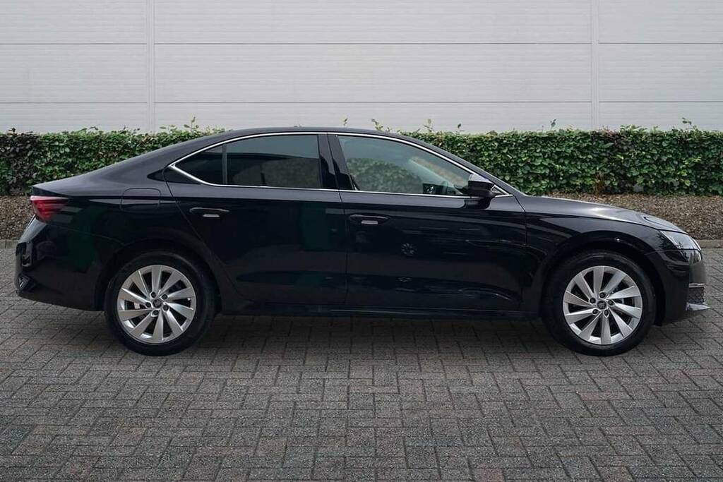 Skoda Octavia 2.0 Tdi 150 Se L Dsg Black #4