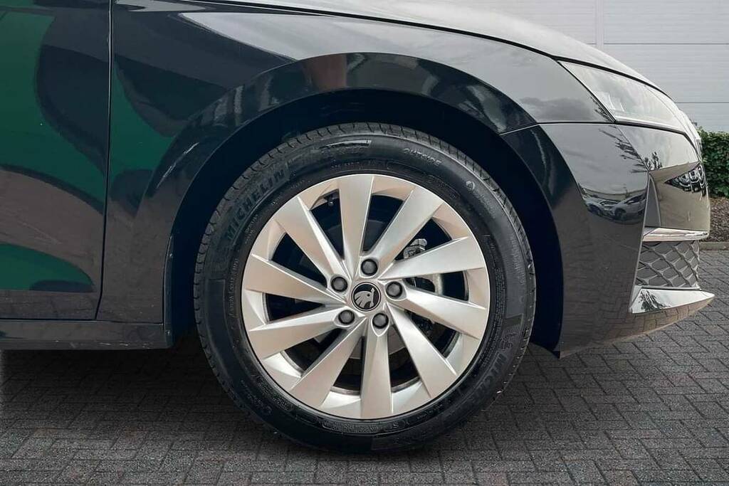 Skoda Octavia 2.0 Tdi 150 Se L Dsg Black #5