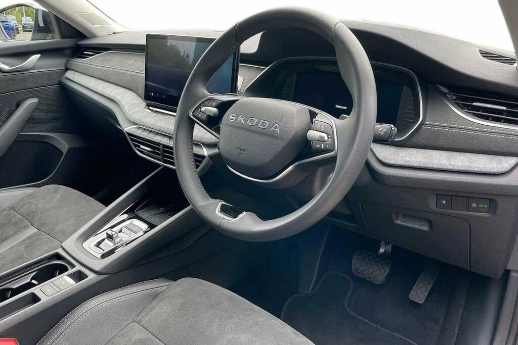 Skoda Octavia 2.0 Tdi 150 Se L Dsg Black #6