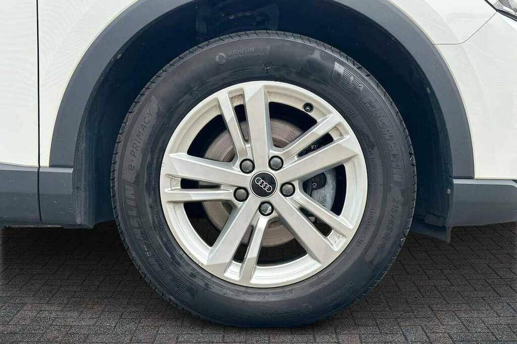 Audi Q3 35 Tfsi Technik S Tronic DA23XTD White #5