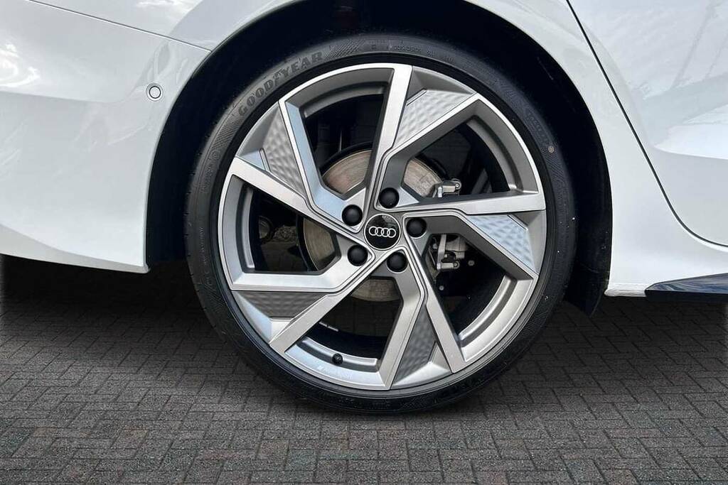 Audi A3 1.5 Tfsi 150 Black Edition S Tronic White #5