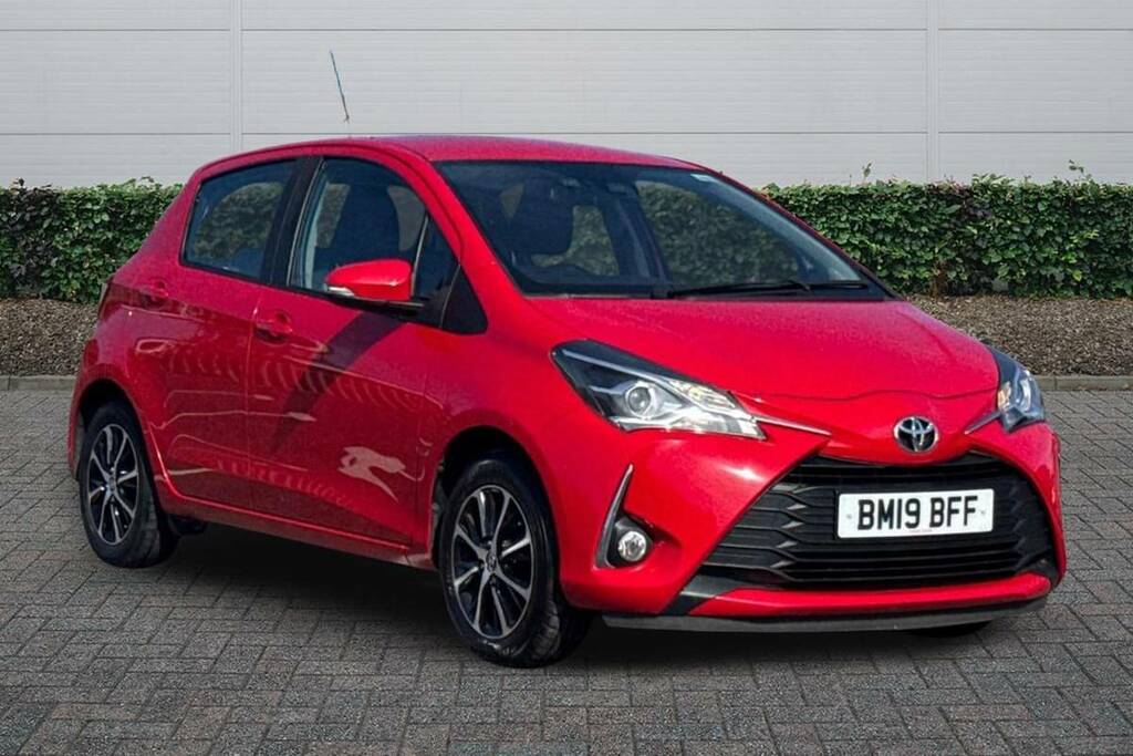 Toyota Yaris 1.5 Vvt-i Icon Tech Red