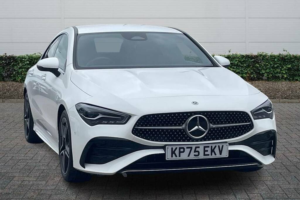 Mercedes-Benz CLA Class 200 Amg Line Executive Tip White