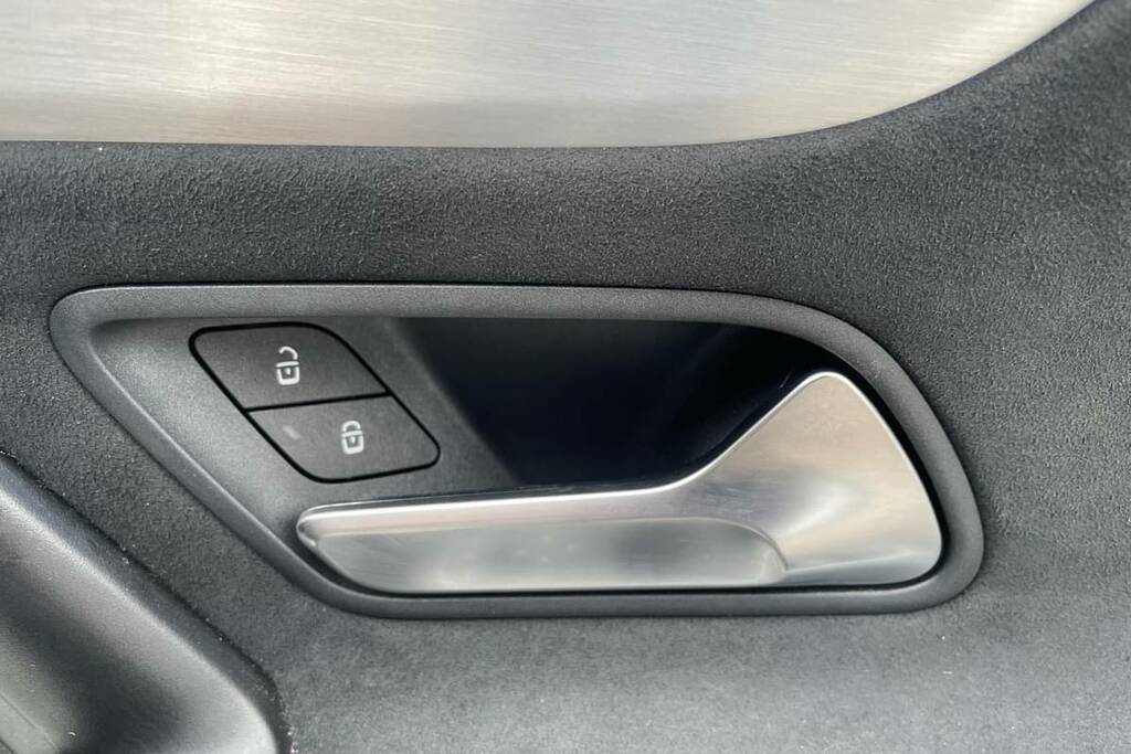 Mercedes-Benz CLA Class 200 Amg Line Executive Tip White #6
