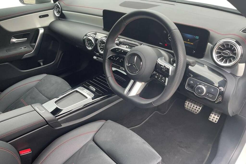 Mercedes-Benz CLA Class 200 Amg Line Executive Tip White #4