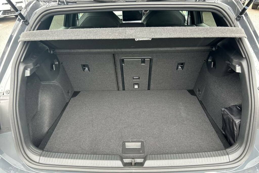 Volkswagen Golf 1.5 Tsi 150 Black Edition Grey #2
