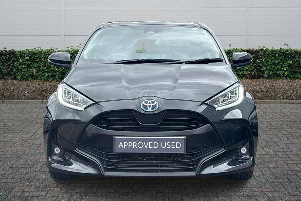 Toyota Yaris 1.5 Hybrid Design Cvt Black