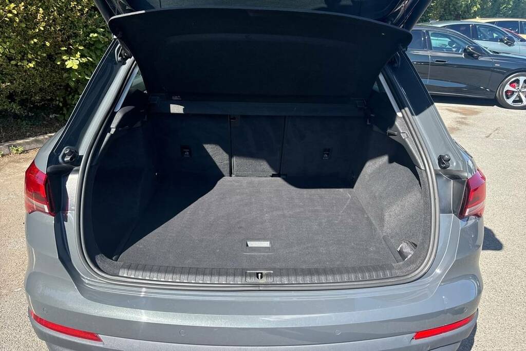 Audi Q3 35 Tfsi Technik VU21HZX Grey #2