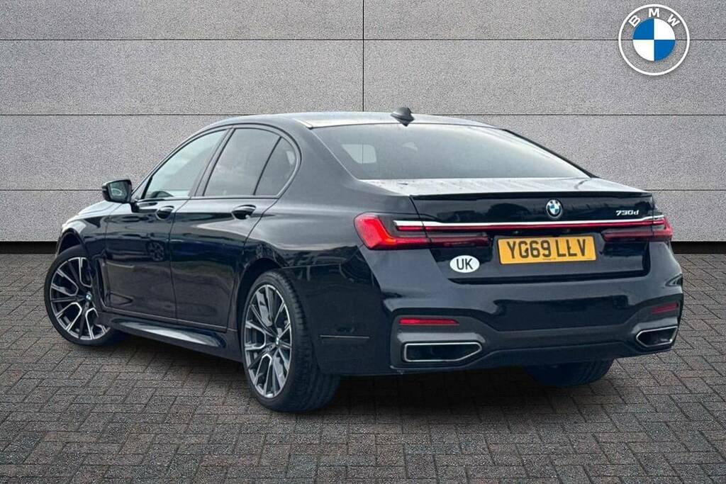 BMW 7 Series 730D M Sport Black #2