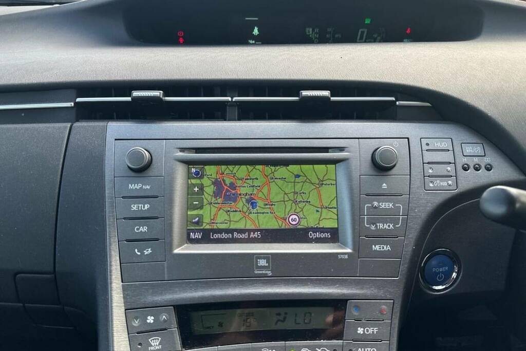 Toyota Prius Hatchback #11