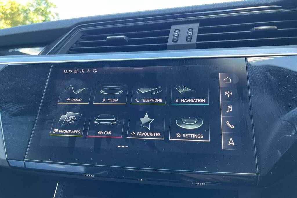 Audi Q8 e tron 300Kw 55 Quattro 114Kwh S Line Blue #3