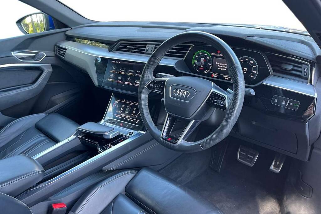 Audi Q8 e tron 300Kw 55 Quattro 114Kwh S Line Blue #4