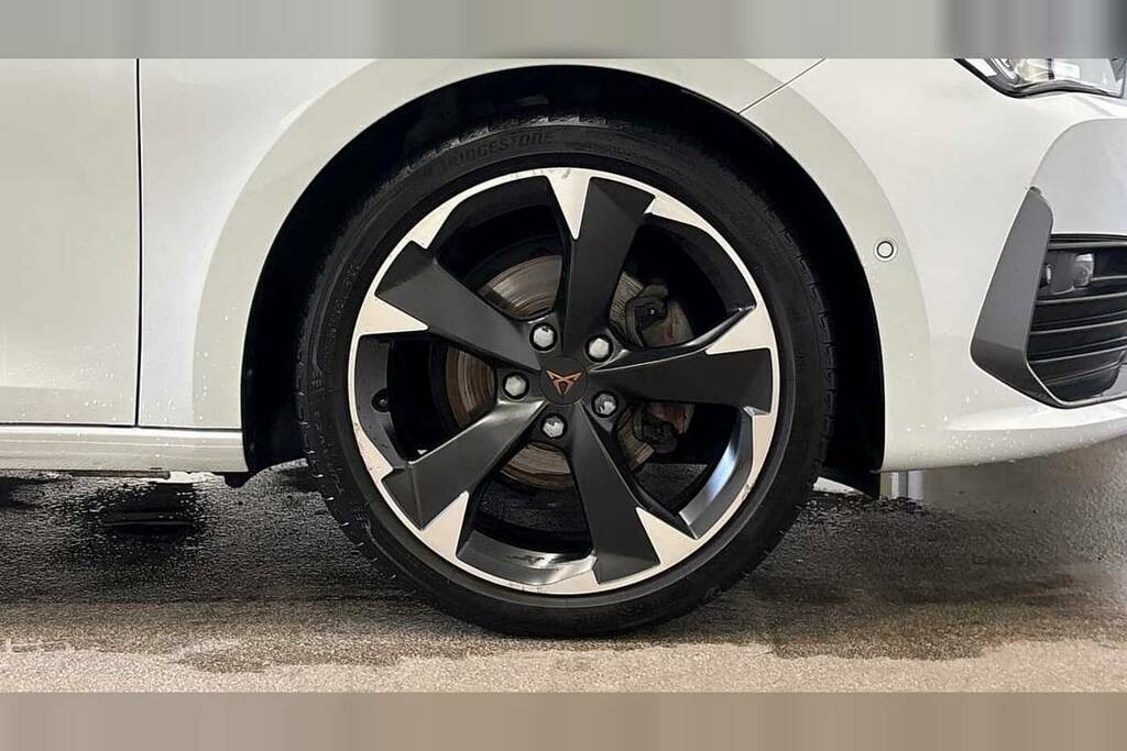 Cupra Leon 1.5 Etsi V1 Dsg White #5