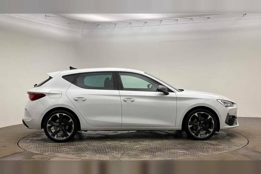 Cupra Leon 1.5 Etsi V1 Dsg White #4