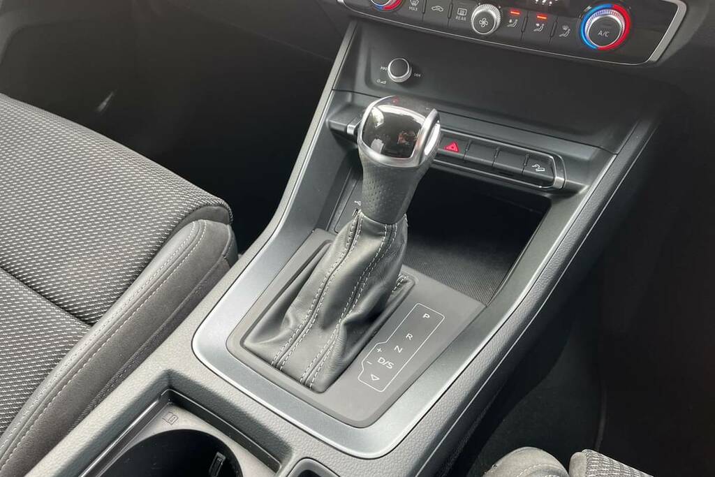 Audi Q3 35 Tdi Black Edition S Tronic KM21EKC Silver #5