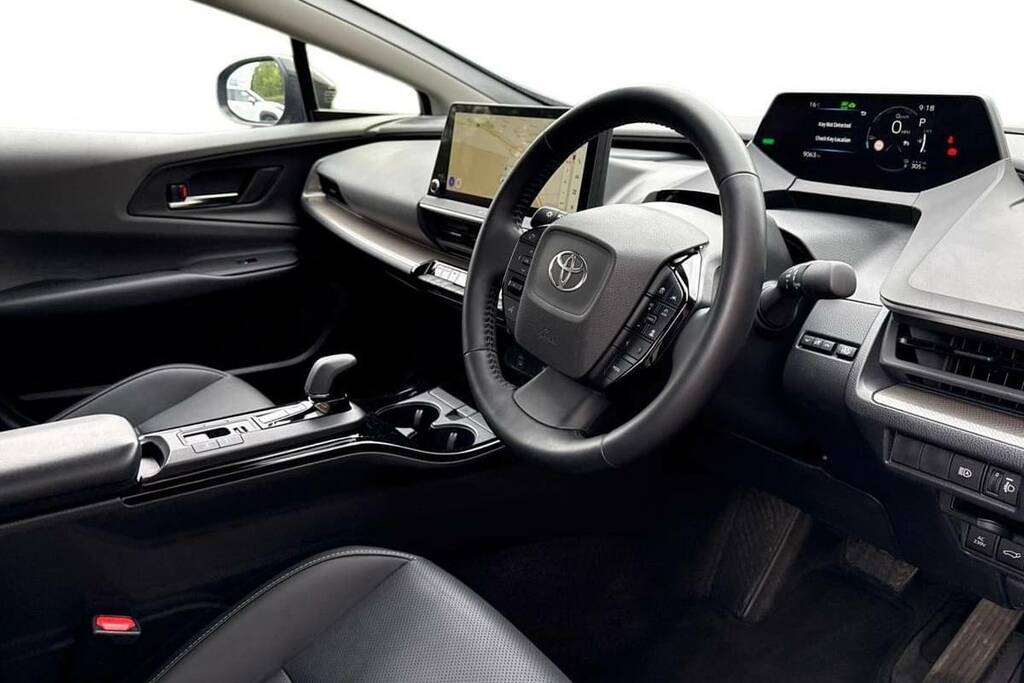 Toyota Prius Excel White #12
