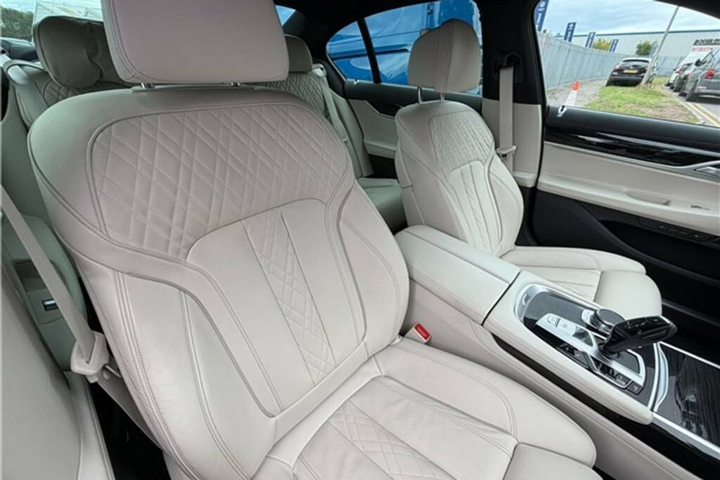 BMW 7 Series 730D Xdrive M Sport Blue #5