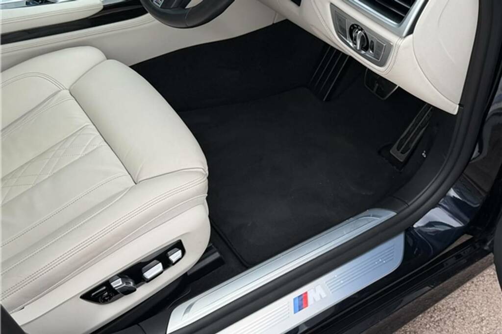 BMW 7 Series 730D Xdrive M Sport Blue #6