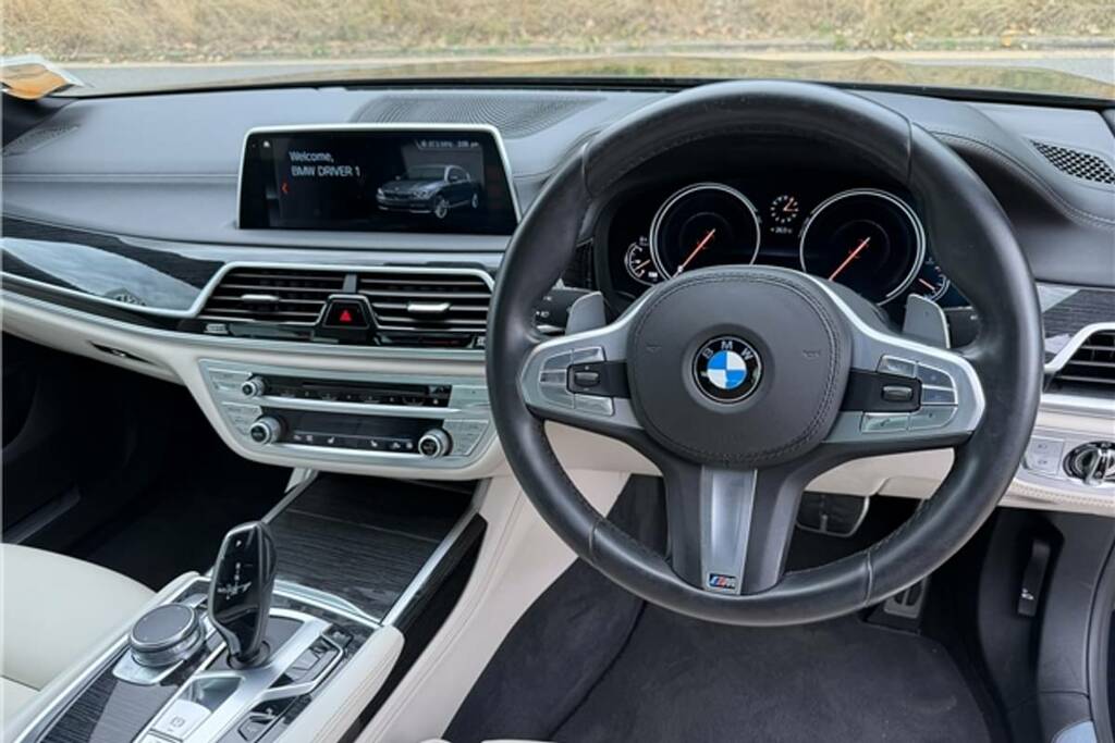 BMW 7 Series 730D Xdrive M Sport Blue #3
