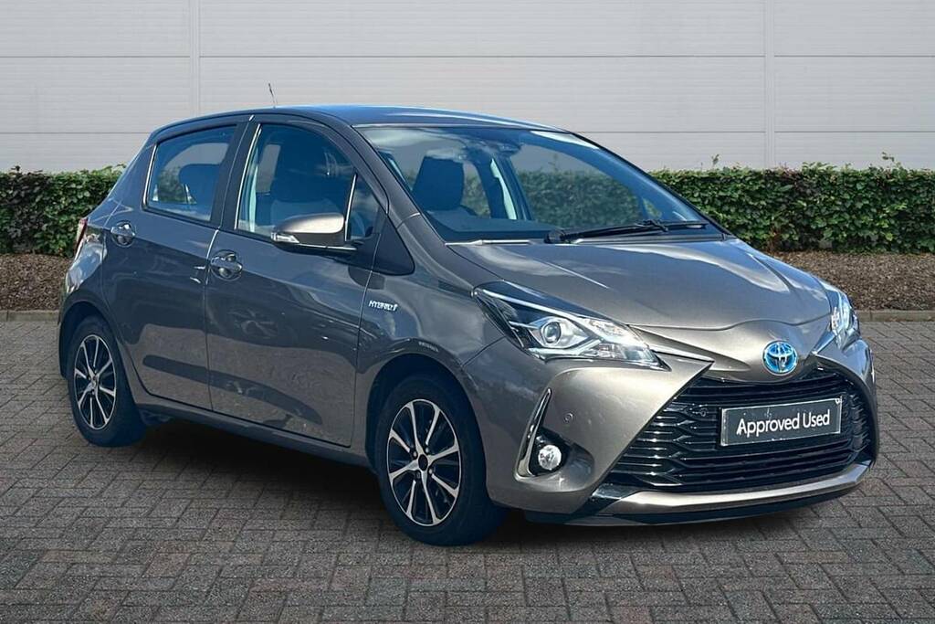 Toyota Yaris 1.5 Hybrid Icon Tech Cvt Brown