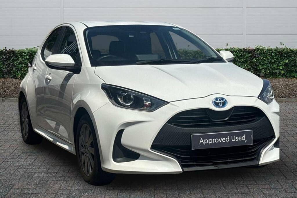 Toyota Yaris 1.5 Hybrid Icon Cvt White