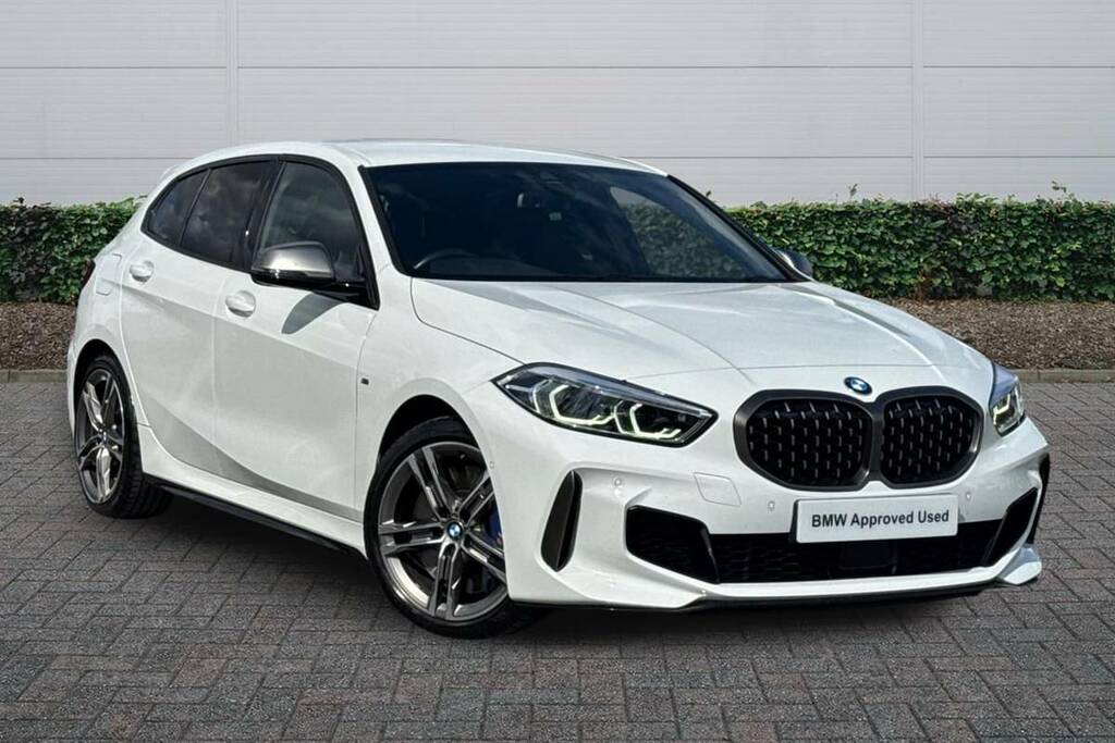 BMW 1 Series M135i Xdrive Step White