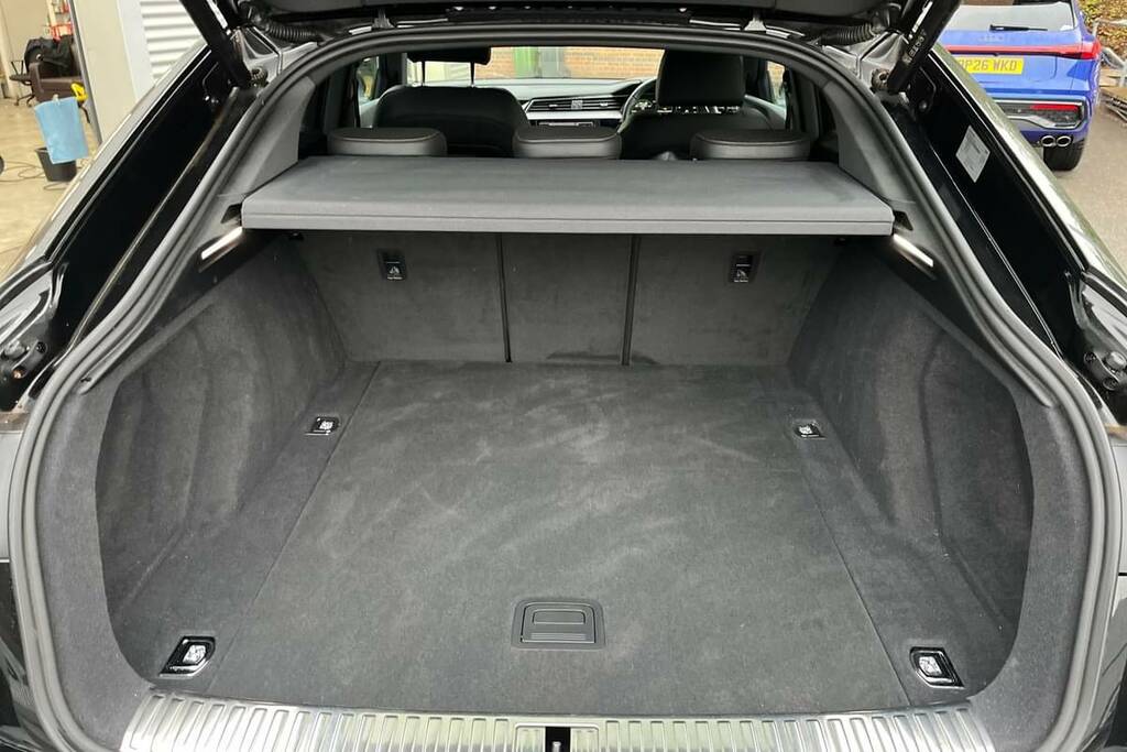 Audi Q8 e tron 300Kw 55 Quattro 114Kwh S Line Black
