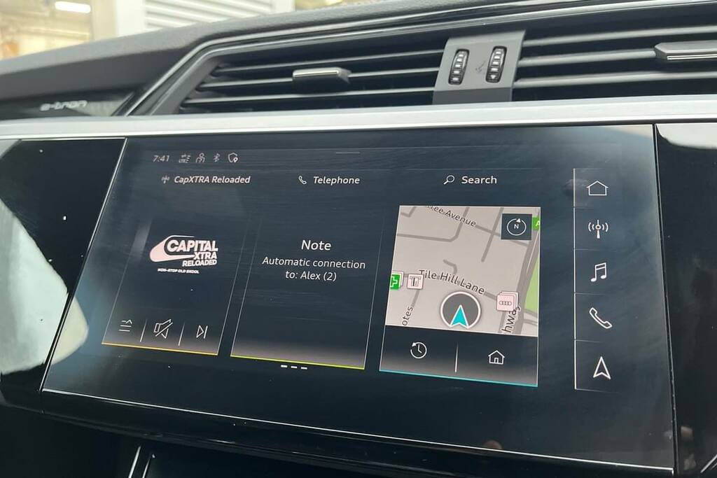 Audi Q8 e tron 300Kw 55 Quattro 114Kwh S Line Black #2