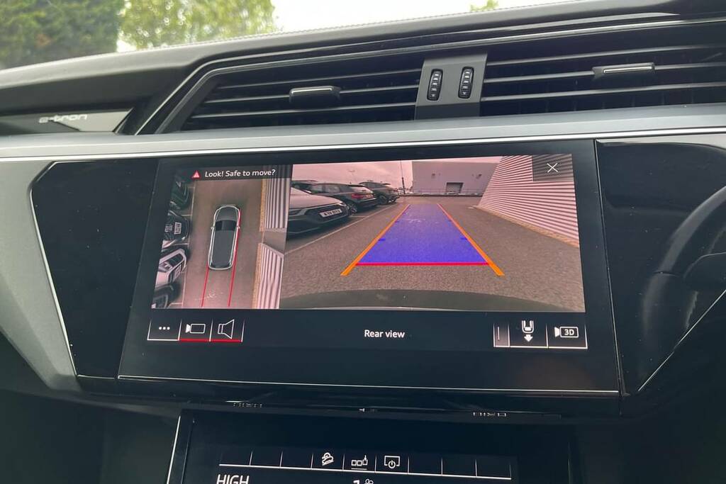Audi E-tron 55 Quattro 265 Kw White #8