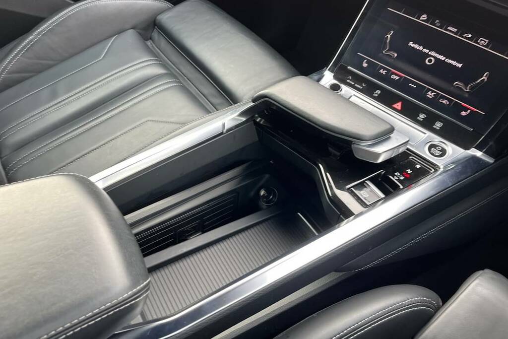 Audi Q8 e tron 300Kw 55 Quattro 114Kwh S Line Grey #5