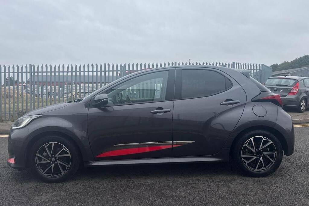 Toyota Yaris 1.5 Hybrid Design Cvt Grey #4